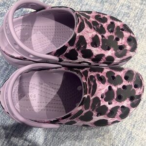 CROCS Kids' Purple and Black Leopard Water Shoes